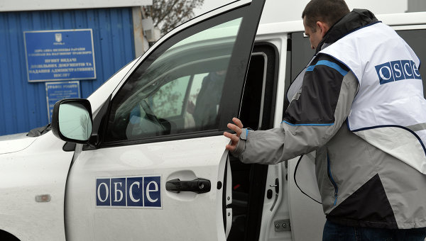 Минобороны Украины: ополченцы обстреляли машину СММ ОБСЕ в районе Марьинки Минобороны Украины: ополченцы обстреляли машину СММ ОБСЕ в районе Марьинки