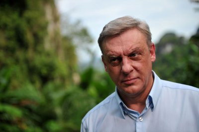 58-летний актер Александр Половцев стал отцом 58-летний актер Александр Половцев стал отцом
