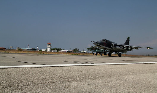 На авиабазе Хмеймим российские Су-35 будут круглосуточно находится в боевой готовности На авиабазе Хмеймим российские Су-35 будут круглосуточно находится в боевой готовности