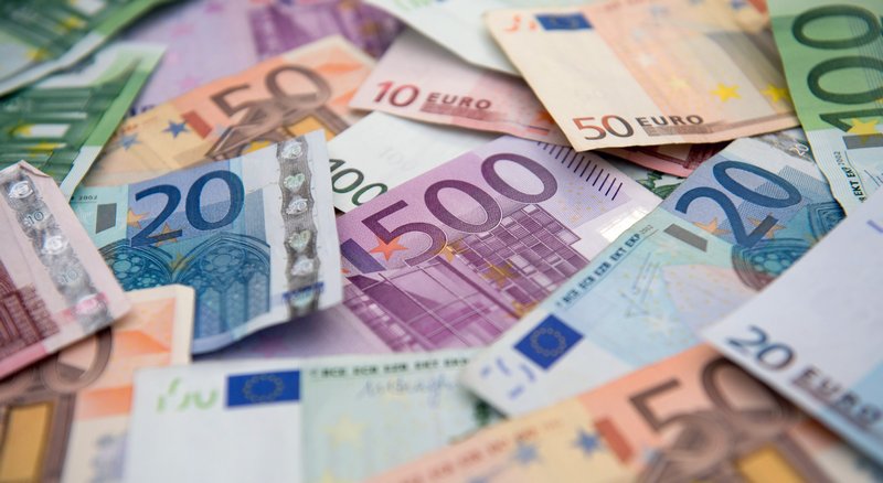 Евро поднялся выше 89 рублей Евро поднялся выше 89 рублей