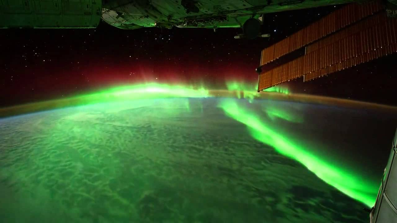 Видео северного сияния, снятое с борта МКС Видео северного сияния, снятое с борта МКС