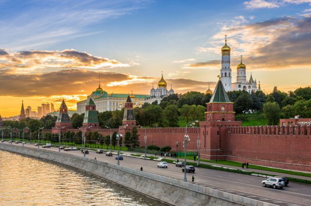 Медведев об отмене санкций: сами предложат
