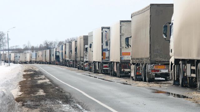 Почти двести украинских фур задержаны на территории РФ Почти двести украинских фур задержаны на территории РФ