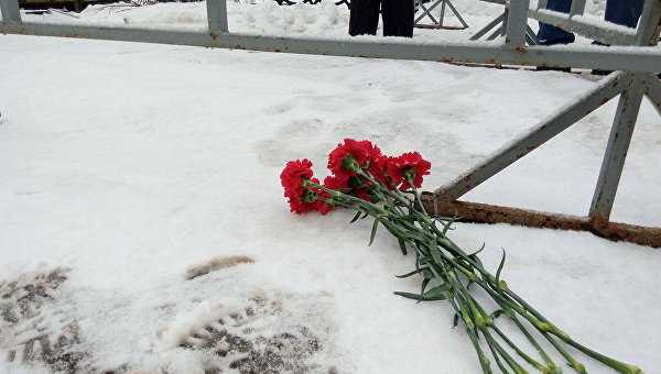 В Ярославской области объявлен трехдневный траур по погибшим во время взрыва газа в жилом доме В Ярославской области объявлен трехдневный траур по погибшим во время взрыва газа в жилом доме