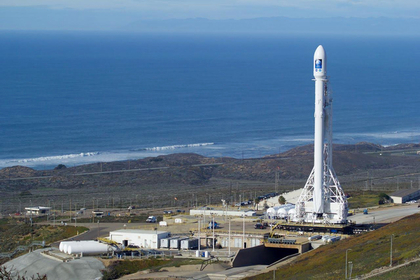 Компания SpaceX за 2 минуты до пуска отменила запуск ракеты Falcon 9 Компания SpaceX за 2 минуты до пуска отменила запуск ракеты Falcon 9