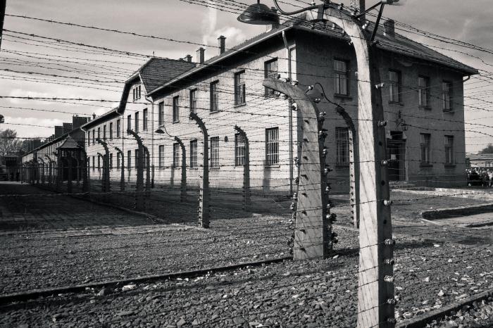 В Германии отложили суд над 95-летним санитаром Освенцима В Германии отложили суд над 95-летним санитаром Освенцима