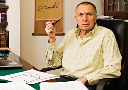 Дмитрий Медведев поздравил народного артиста России Андрея Смирнова с юбилеем Дмитрий Медведев поздравил народного артиста России Андрея Смирнова с юбилеем