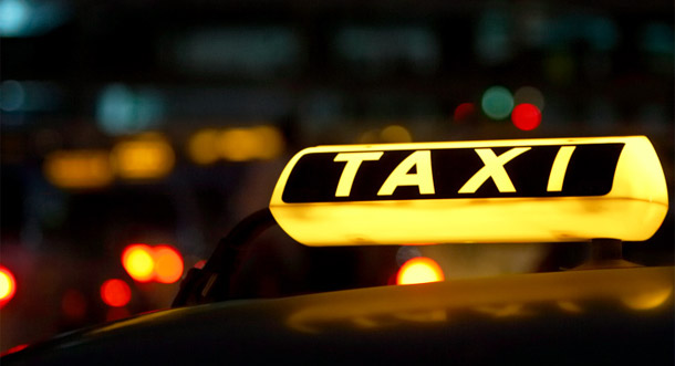 Uber отказался от услуг таксистов-нелегалов в Москве Uber отказался от услуг таксистов-нелегалов в Москве