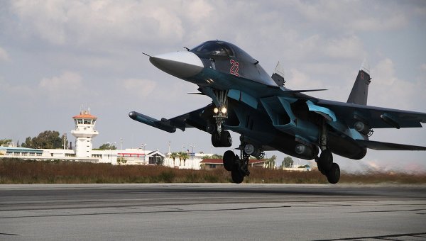 Первая группа российских Ту-154 и Су-34 вылетела из Сирии в РФ Первая группа российских Ту-154 и Су-34 вылетела из Сирии в РФ