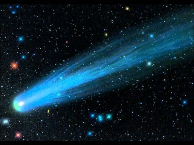 Сегодня и завтра рядом с Землей пролетят две кометы, возможен метеоритный дождь Сегодня и завтра рядом с Землей пролетят две кометы, возможен метеоритный дождь