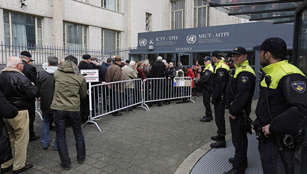 Радована Караджича приговорили к 40 годам тюрьмы за военные преступления Радована Караджича приговорили к 40 годам тюрьмы за военные преступления