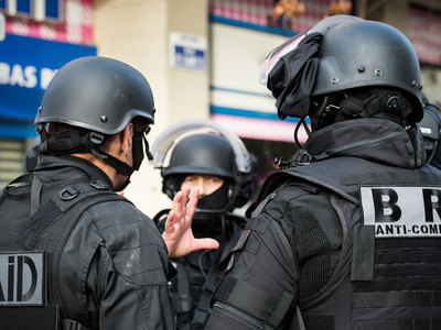 Полиция предотвратила попытку теракта под Парижем Полиция предотвратила попытку теракта под Парижем