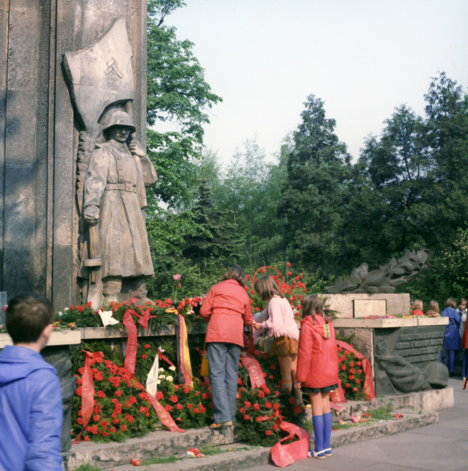 На территории Польши хотят снести более 500 советских памятников На территории Польши хотят снести более 500 советских памятников