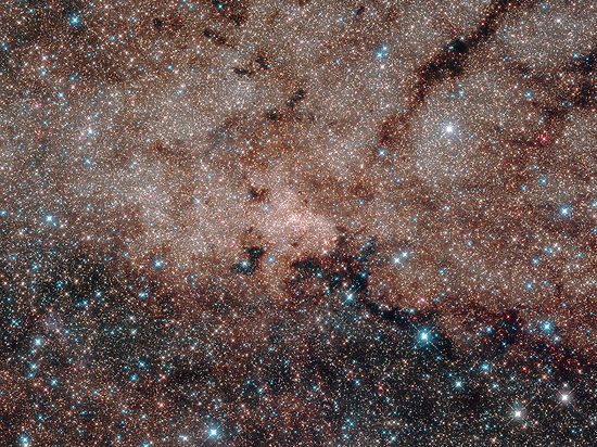 Телескоп Hubble заглянул вглубь галактики и сделал снимок центра Млечного пути Телескоп Hubble заглянул вглубь галактики и сделал снимок центра Млечного пути