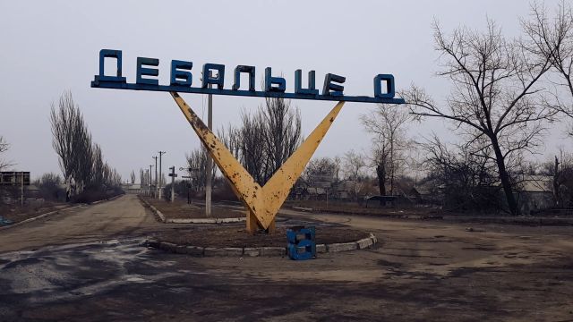 В районе Дебальцево нашли еще одно захоронение украинских военнослужащих В районе Дебальцево нашли еще одно захоронение украинских военнослужащих