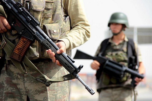 Курды сообщили, что турецкие военнослужащие перешли границу Сирии в Идлибе Курды сообщили, что турецкие военнослужащие перешли границу Сирии в Идлибе