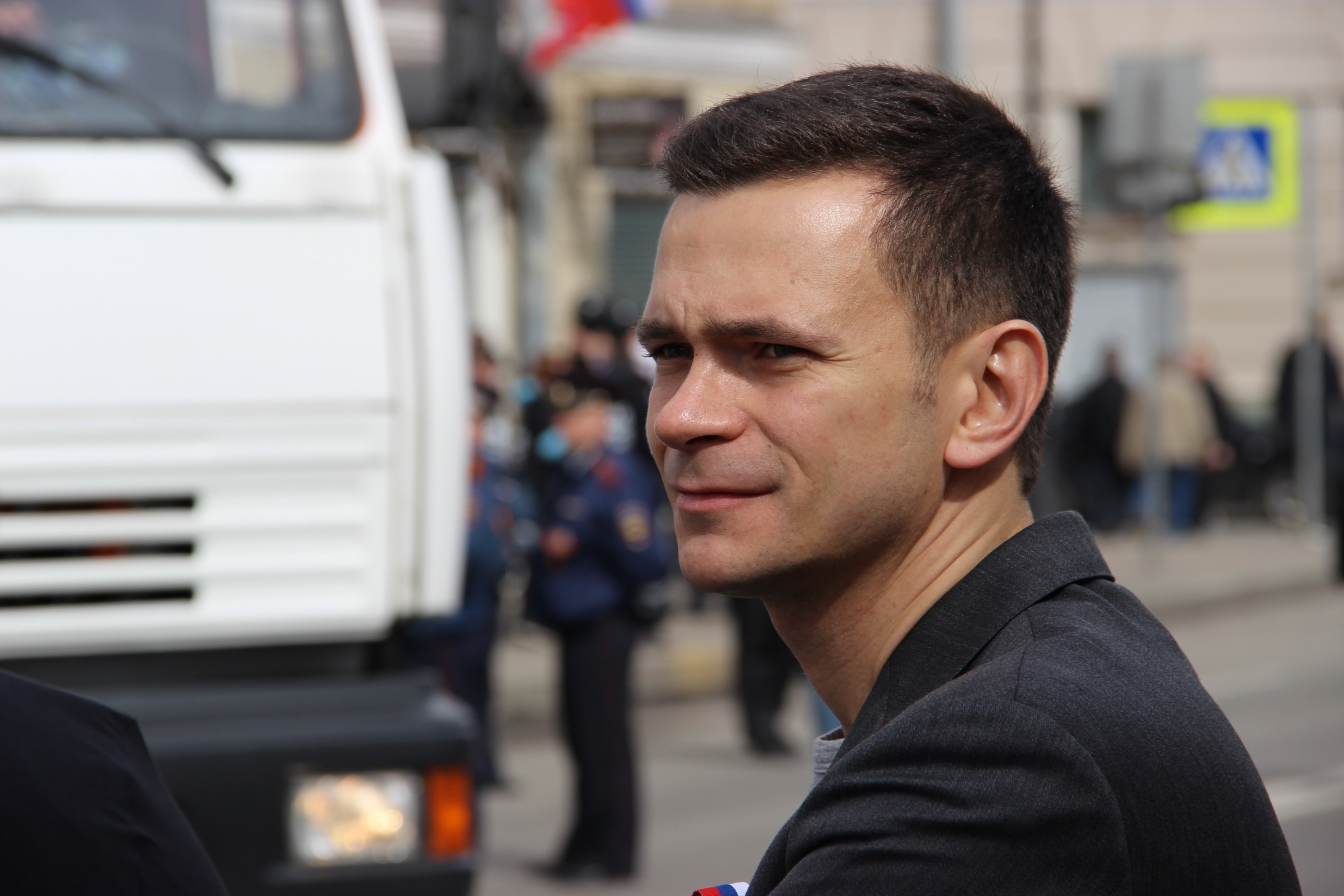 Яшин снял свою кандидатуру с праймериз в Демократической коалиции Яшин снял свою кандидатуру с праймериз в Демократической коалиции