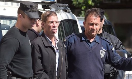 Угонщик лайнера EgyptAir просит кипрского убежища Угонщик лайнера EgyptAir просит кипрского убежища