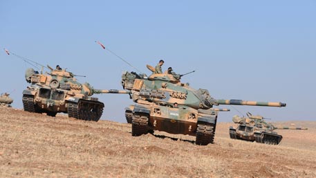 Турция стягивает танки и гаубицы к сирийской границе Турция стягивает танки и гаубицы к сирийской границе