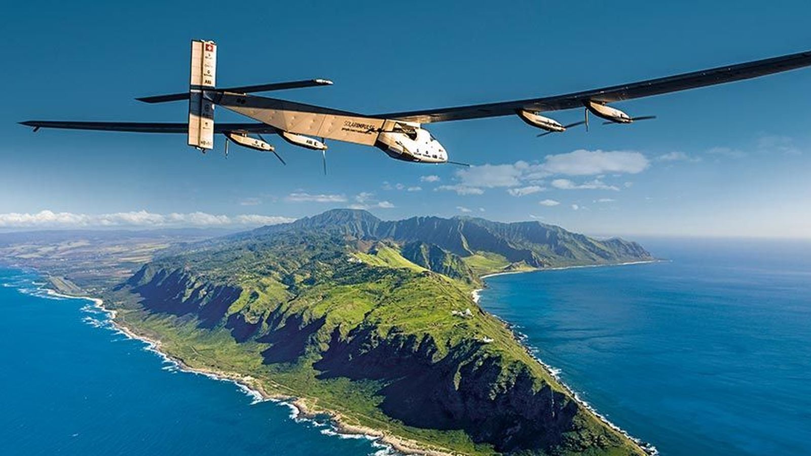 Швейцарский самолет Solar Impulse 2 возобновил кругосветное путешествие Швейцарский самолет Solar Impulse 2 возобновил кругосветное путешествие