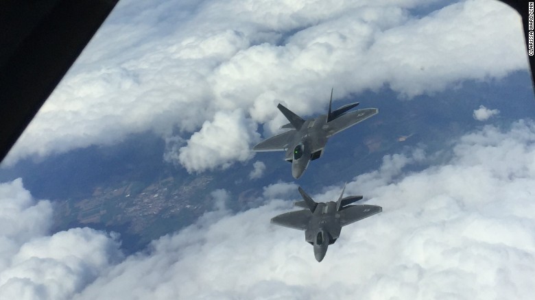 Вашингтон отправил в Румынию истребители F-22 Вашингтон отправил в Румынию истребители F-22