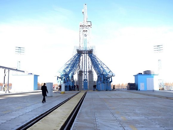 Сотрудники NASA готовятся наблюдать за первым запуском ракеты-носителя с «Восточного» Сотрудники NASA готовятся наблюдать за первым запуском ракеты-носителя с «Восточного»