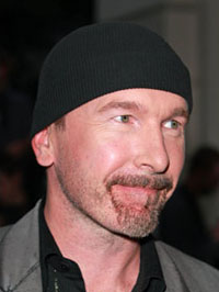 Гитарист U2 стал первым рок-музыкантом, выступившим в Сикстинской капелле Гитарист U2 стал первым рок-музыкантом, выступившим в Сикстинской капелле