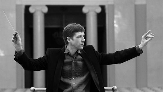 Дирижер Святослав Лютер найден мертвым в своей квартире Дирижер Святослав Лютер найден мертвым в своей квартире