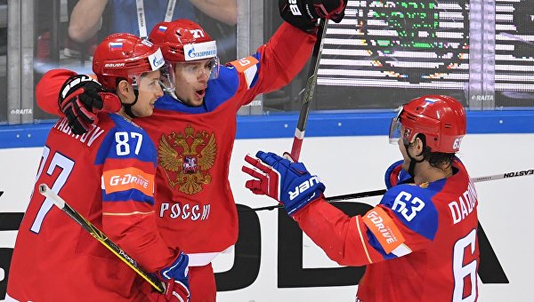 Российские хоккеисты уверенно обыграли шведов, и вышли в 1/4 финала ЧМ Российские хоккеисты уверенно обыграли шведов, и вышли в 1/4 финала ЧМ