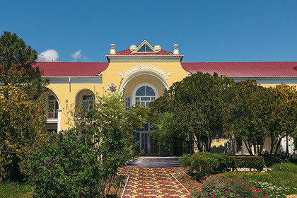 Княгиня Романова открыла в Крыму парк-отель Княгиня Романова открыла в Крыму парк-отель