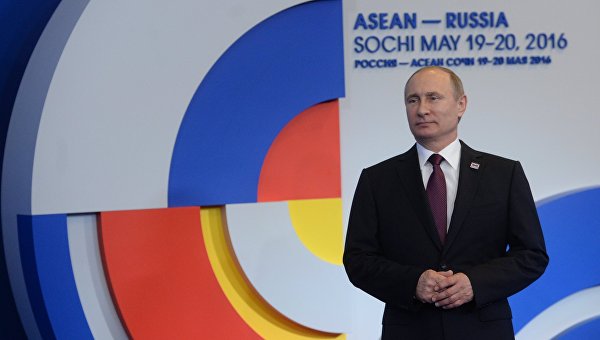 Путин: внешний долг России – один из самых низких в мире Путин: внешний долг России – один из самых низких в мире