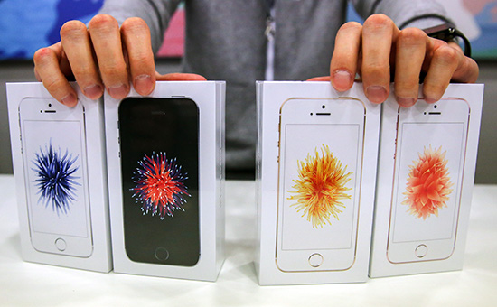В Apple пообещали понизить цены на iPhone В Apple пообещали понизить цены на iPhone