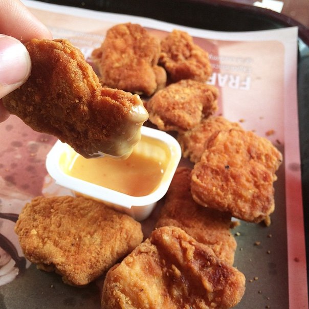 Уроженец Дагестана хочет взыскать с Burger King 2 млн рублей из-за рекламы с неприличным жестом Уроженец Дагестана хочет взыскать с Burger King 2 млн рублей из-за рекламы с неприличным жестом