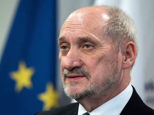 Польский министр: чтобы сдержать Россию, хватит и одного батальона НАТО Польский министр: чтобы сдержать Россию, хватит и одного батальона НАТО