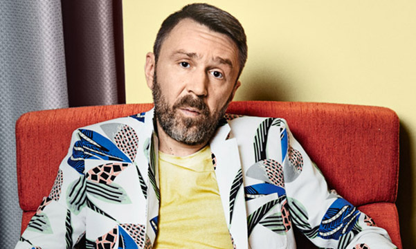 Сергей Шнуров отказался петь без мата в Новосибирске Сергей Шнуров отказался петь без мата в Новосибирске