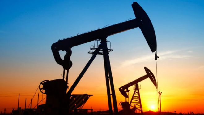 Во вторник нефть Brent превысила отметку 51 доллар Во вторник нефть Brent превысила отметку 51 доллар