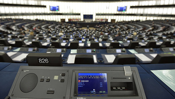 В Европарламенте планируют снять запрет на въезд в Европу для руководителей ФСБ и СВР России В Европарламенте планируют снять запрет на въезд в Европу для руководителей ФСБ и СВР России
