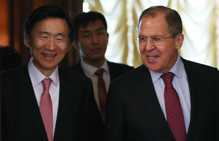 Глава МИД РФ: Москва рассматривает Южную Корею, как одного из ключевых партнеров в АТР Глава МИД РФ: Москва рассматривает Южную Корею, как одного из ключевых партнеров в АТР