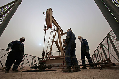 Нефть дорожает на фоне ослабления доллара Нефть дорожает на фоне ослабления доллара