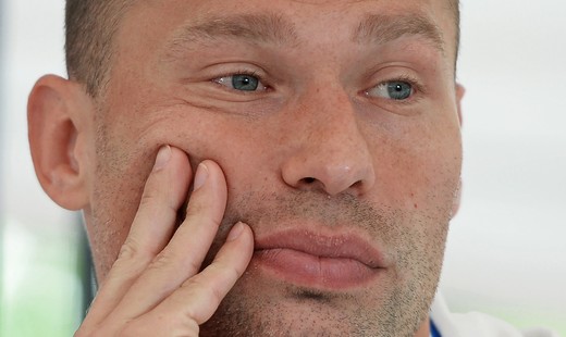 Василий Березуцкий советует российским футболистам уезжать в Европу Василий Березуцкий советует российским футболистам уезжать в Европу