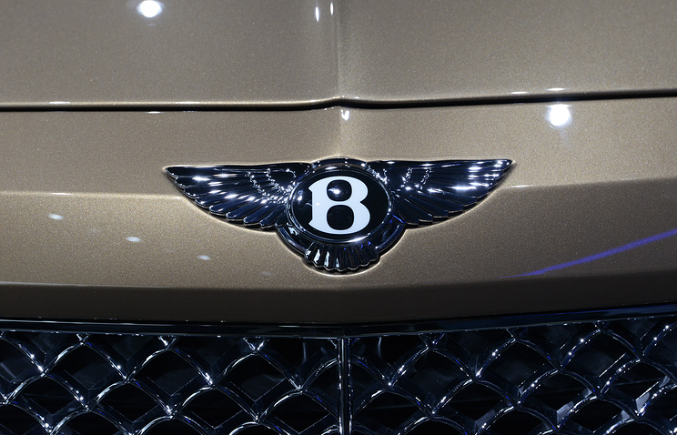 Москва: Bentley сбил подростка-мотоциклиста на Ленинском проспекте Москва: Bentley сбил подростка-мотоциклиста на Ленинском проспекте
