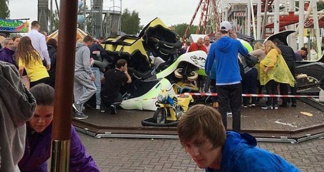 Число пострадавших из-за аварии на одной из "американских горок" возросло до 11 Число пострадавших из-за аварии на одной из "американских горок" возросло до 11