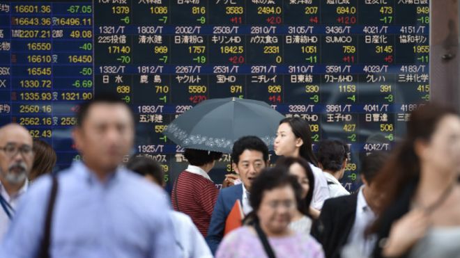 После выхода Великобритании из ЕС на японской бирже индекс Nikkei упал на 1,2% После выхода Великобритании из ЕС на японской бирже индекс Nikkei упал на 1,2%