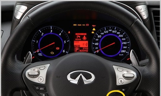 Екатеринбург: автомобиль Infiniti сбил женщину с двумя детьми, один ребенок скончался Екатеринбург: автомобиль Infiniti сбил женщину с двумя детьми, один ребенок скончался
