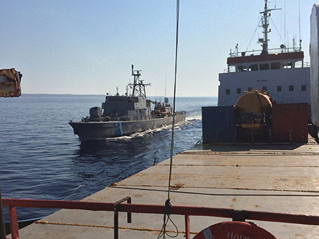 У берегов Ливии захвачено судно с российскими моряками У берегов Ливии захвачено судно с российскими моряками
