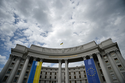 Украинский МИД готовит ответ Польше на резолюцию о Волынской резне Украинский МИД готовит ответ Польше на резолюцию о Волынской резне