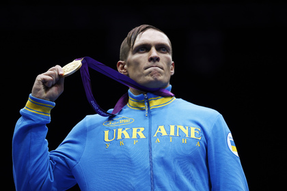 Украинский боксер Усик отказался признать Крым частью Украины Украинский боксер Усик отказался признать Крым частью Украины