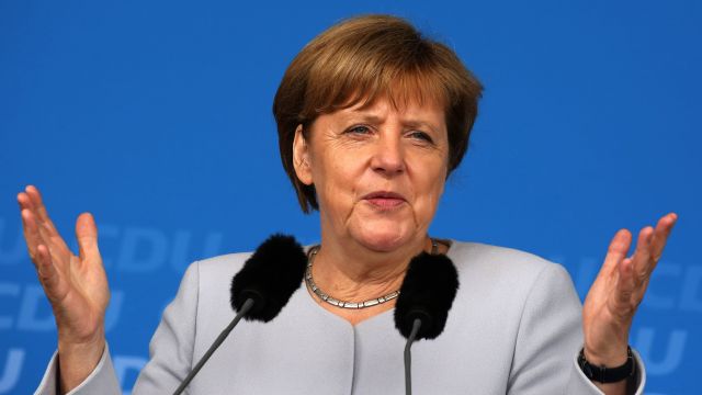 Канцлер ФРГ решила поддержать снятие санкции с России Канцлер ФРГ решила поддержать снятие санкции с России