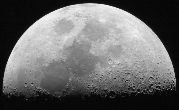 NASA показало обратную сторону Луны (Видео) NASA показало обратную сторону Луны (Видео)