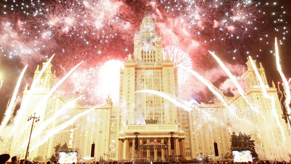 Пиротехники со всего мира соберутся в Москве на фестивале фейерверков Пиротехники со всего мира соберутся в Москве на фестивале фейерверков